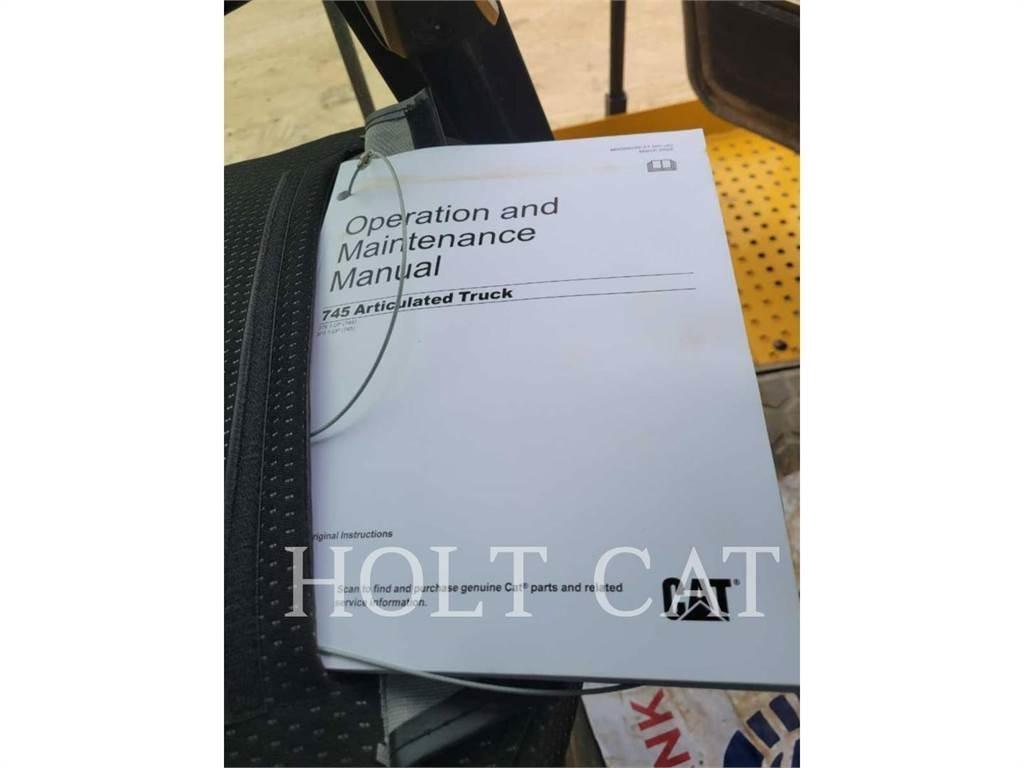 CAT 745 Terrængående lastbiler