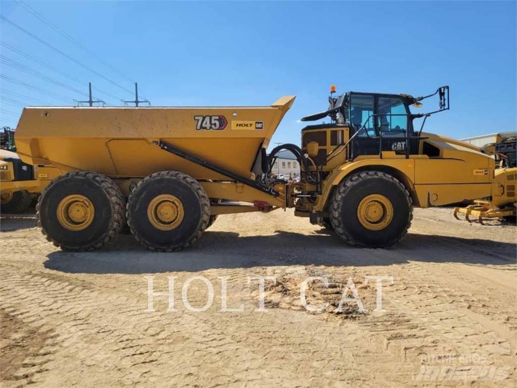CAT 745 Terrængående lastbiler