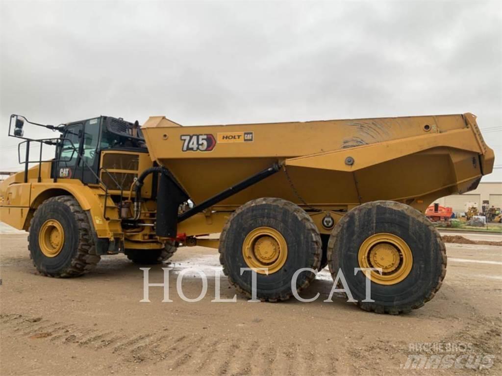 CAT 745 Terrængående lastbiler