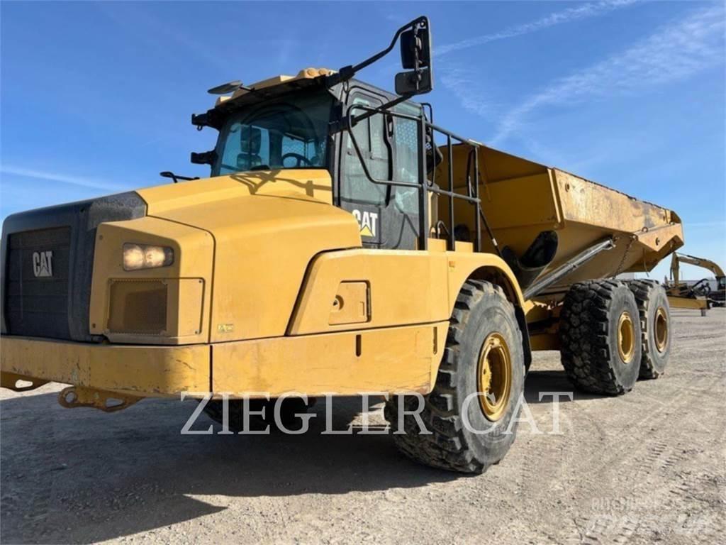 CAT 745 Terrængående lastbiler