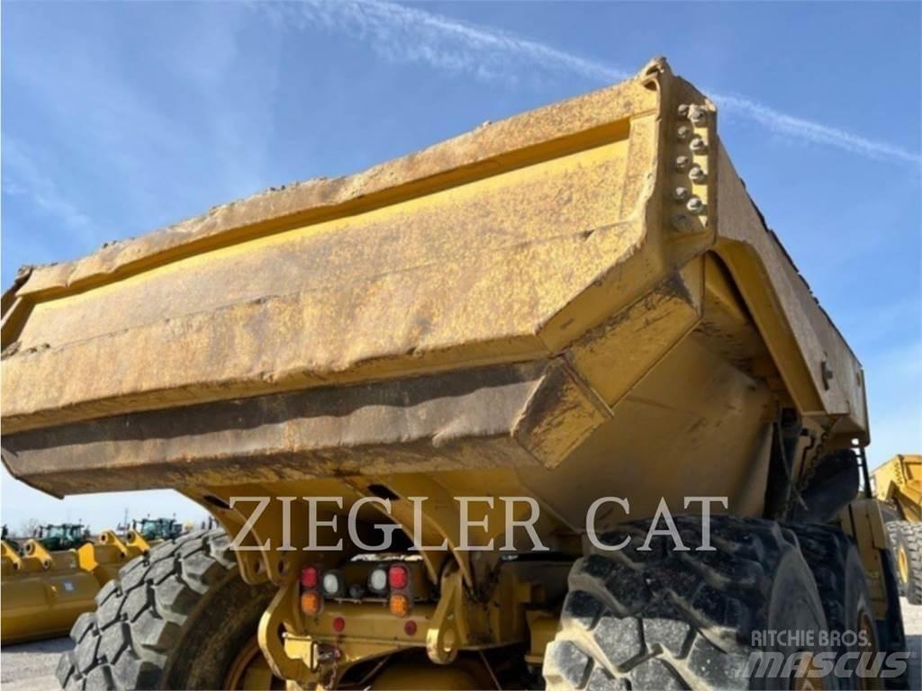 CAT 745 Terrængående lastbiler