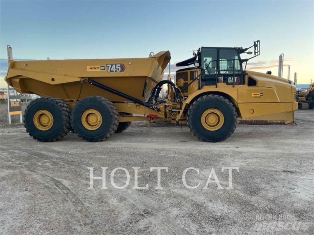 CAT 745 Terrængående lastbiler