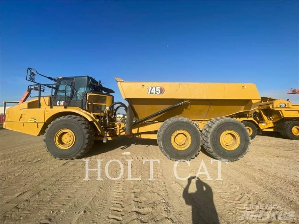 CAT 745 Terrængående lastbiler