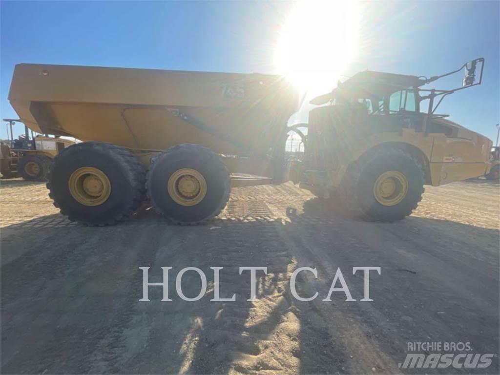 CAT 745 Terrængående lastbiler