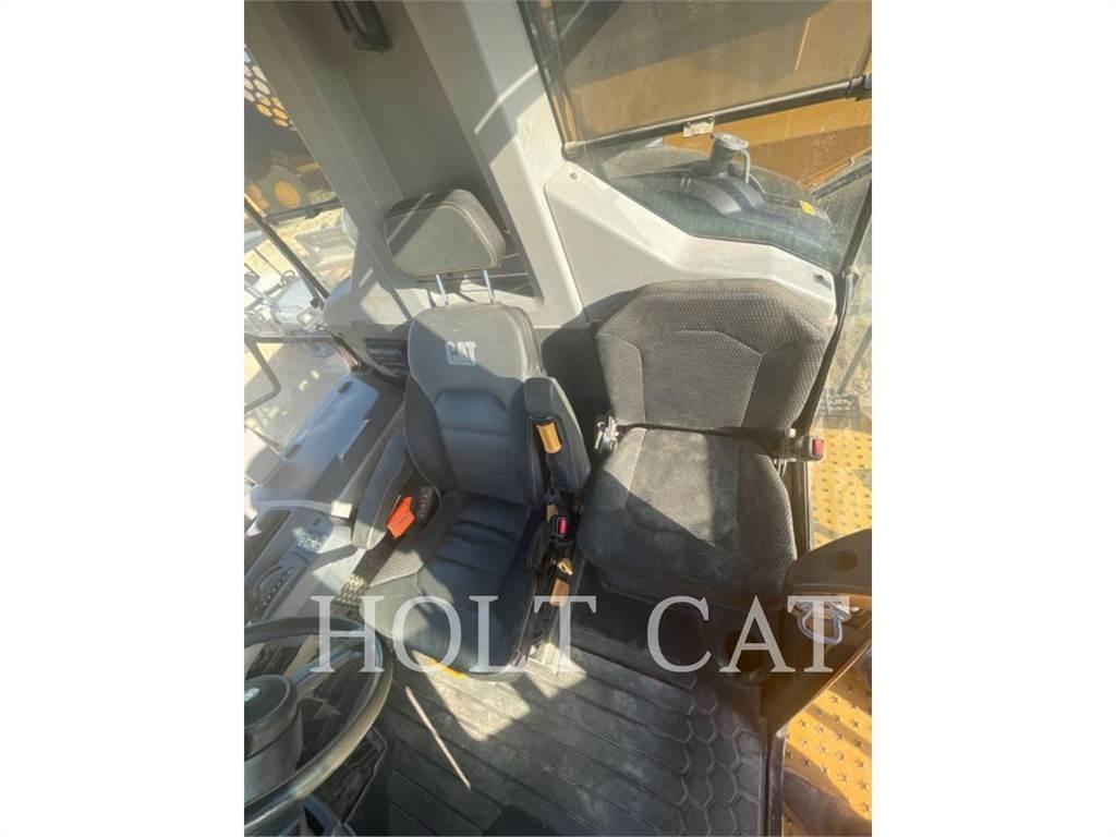 CAT 745 Terrængående lastbiler