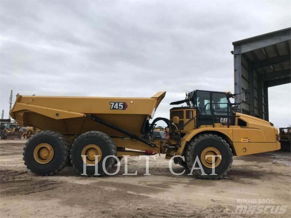 CAT 745 Terrængående lastbiler