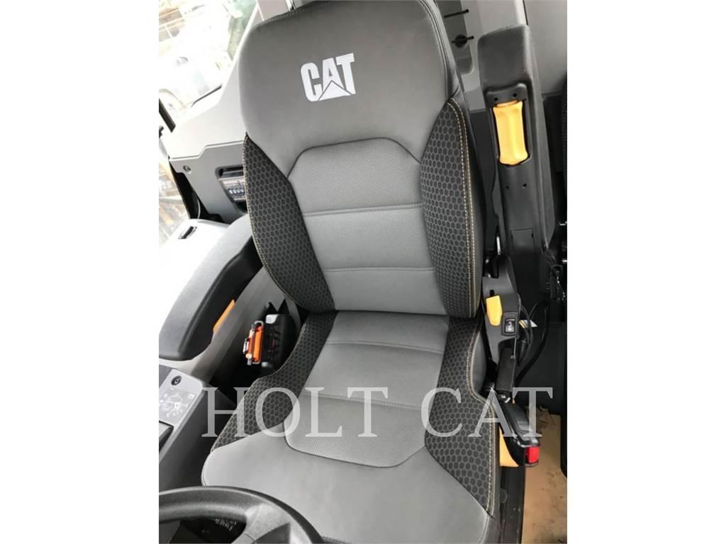 CAT 745 Terrængående lastbiler