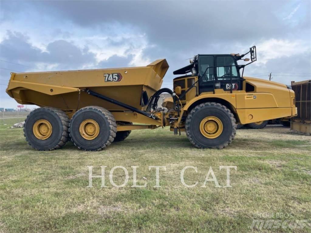 CAT 745 Terrængående lastbiler