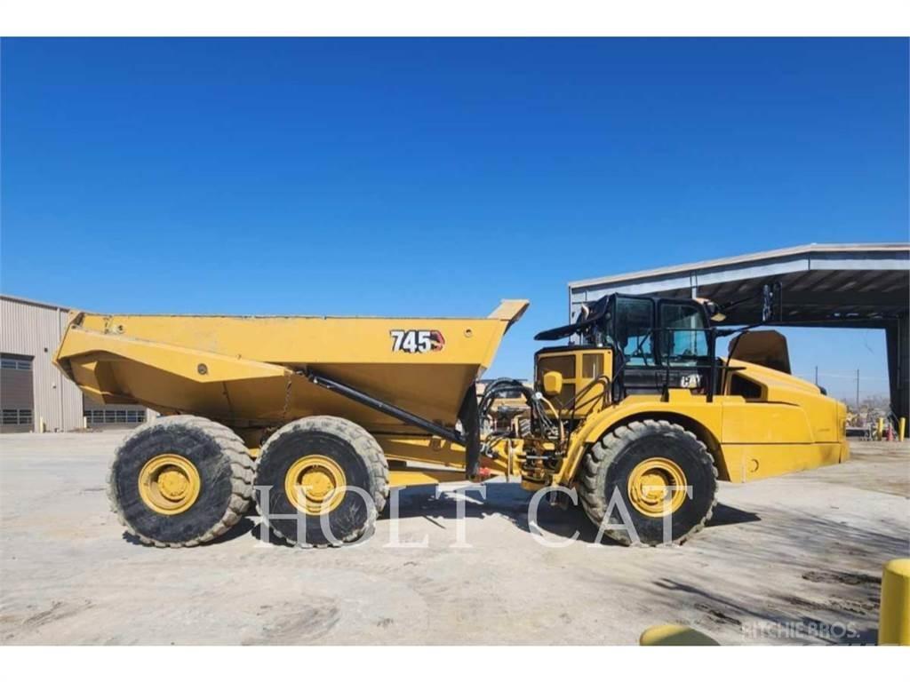 CAT 745 Terrængående lastbiler