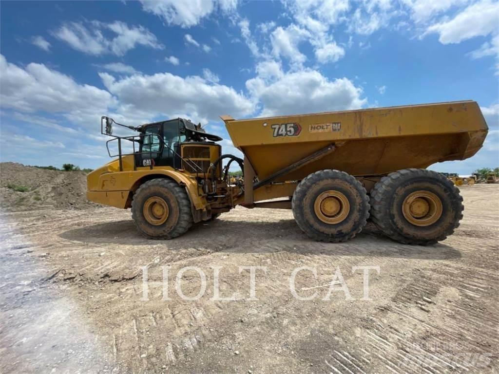 CAT 745 Terrængående lastbiler