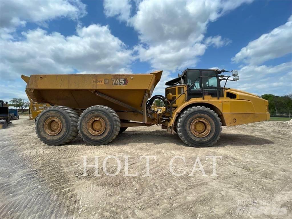 CAT 745 Terrængående lastbiler