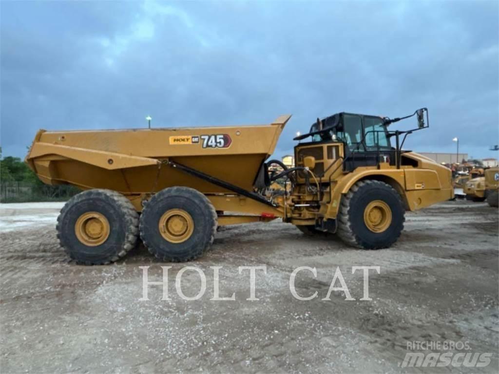 CAT 745 Terrængående lastbiler