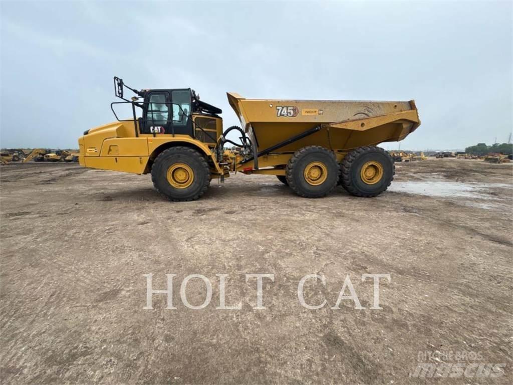 CAT 745 Terrængående lastbiler