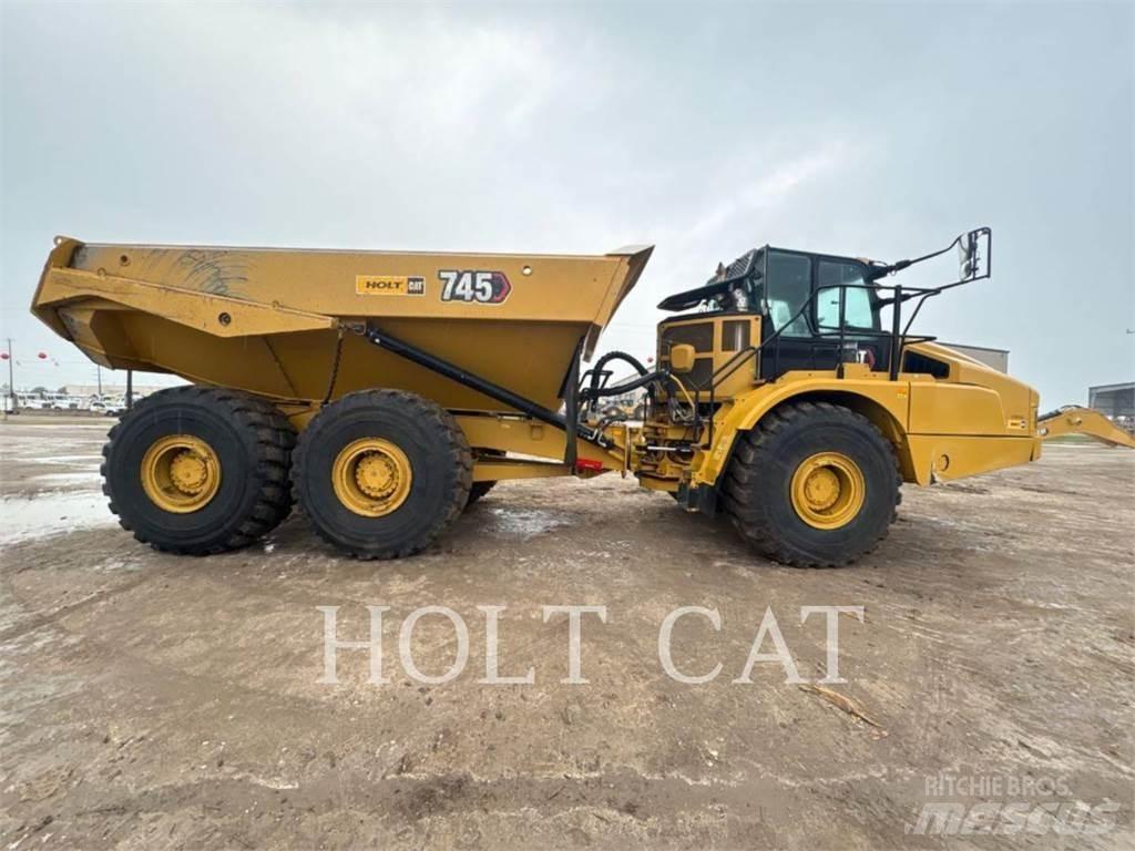 CAT 745 Terrængående lastbiler