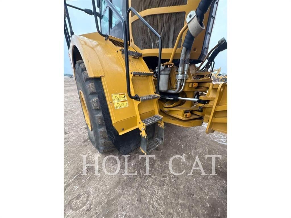 CAT 745 Terrængående lastbiler