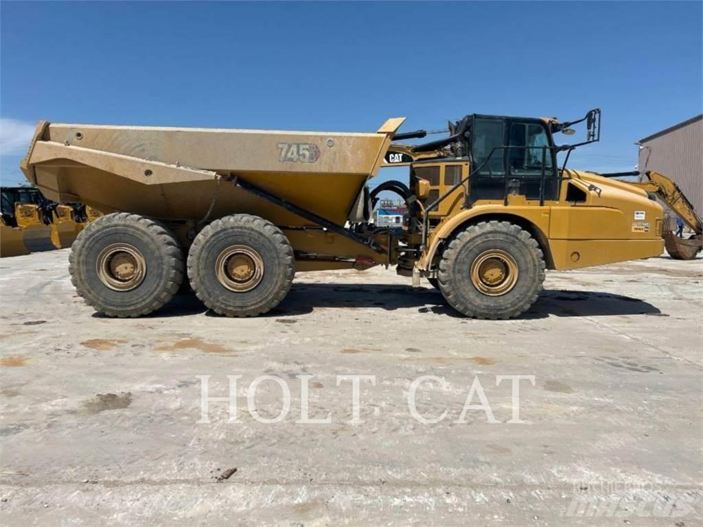CAT 745 Terrængående lastbiler