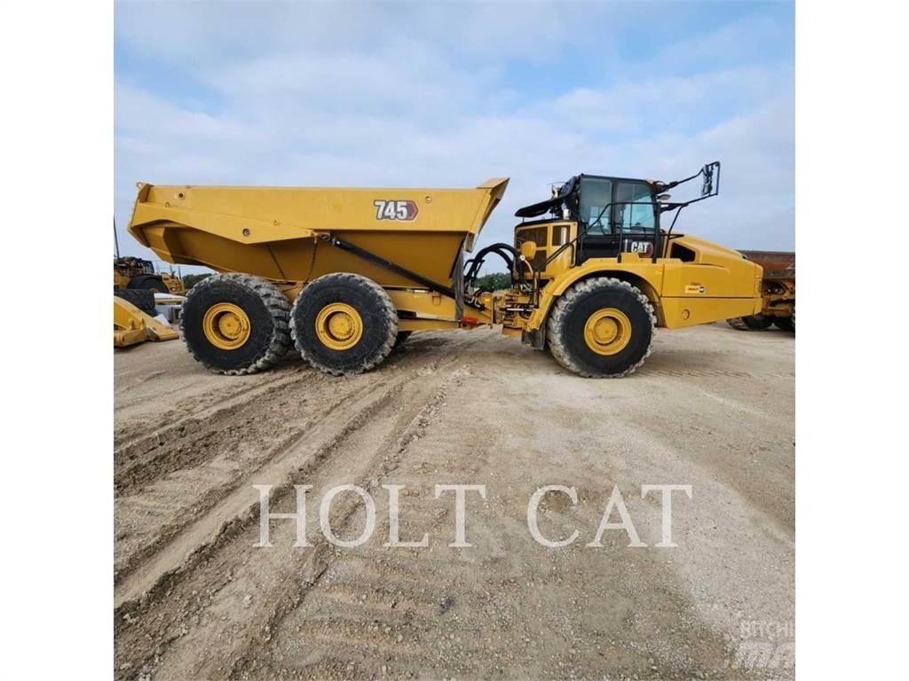 CAT 745 Terrængående lastbiler