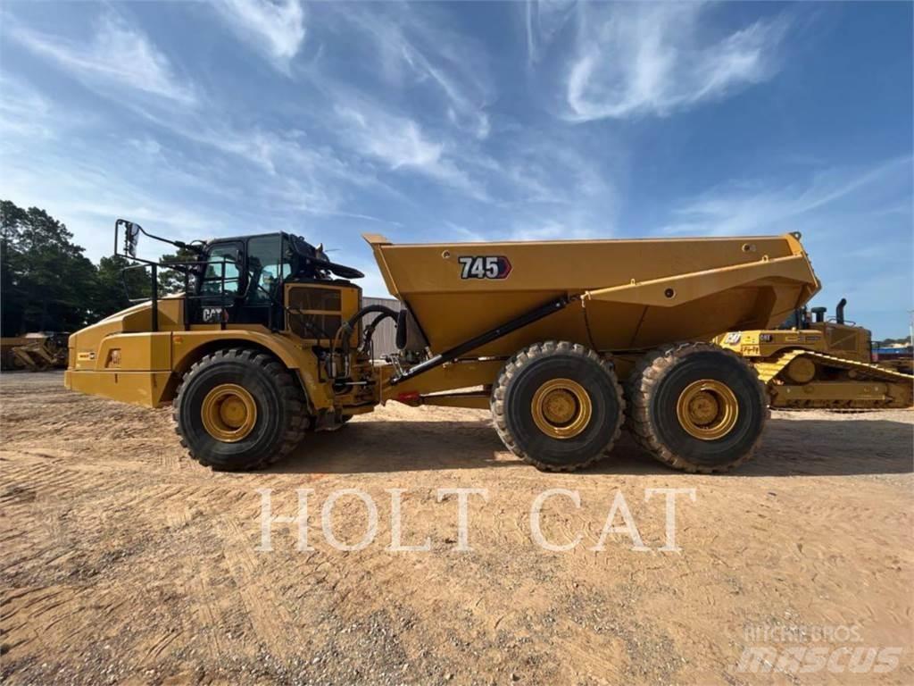 CAT 745 Terrængående lastbiler