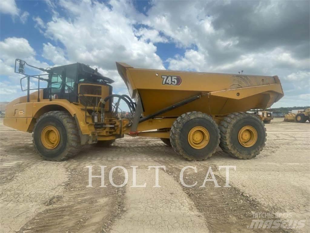 CAT 745 Terrængående lastbiler