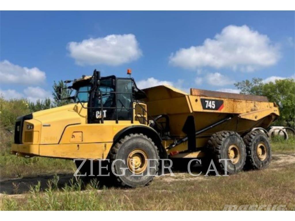 CAT 745 Terrængående lastbiler