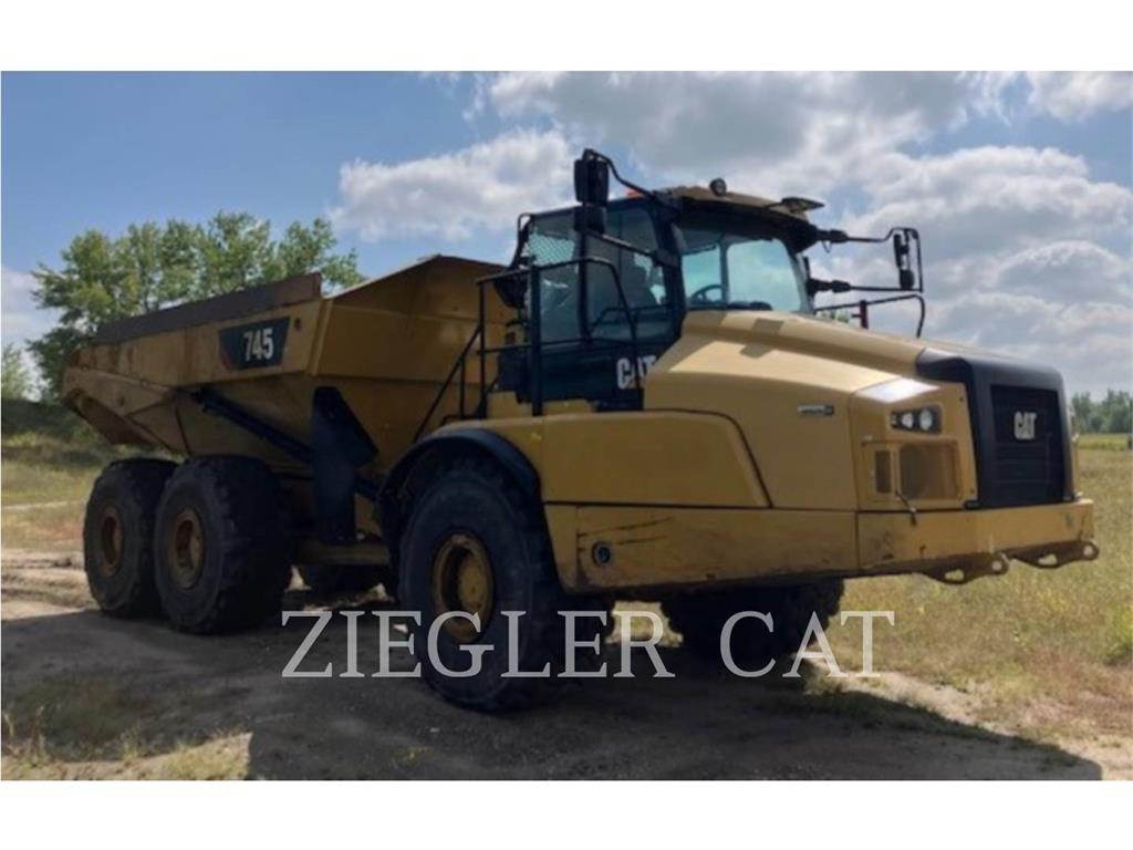 CAT 745 Terrængående lastbiler