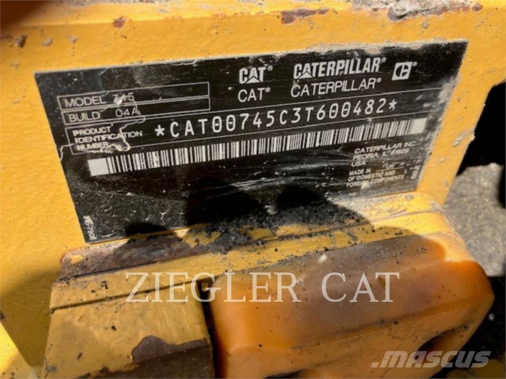 CAT 745 Terrængående lastbiler
