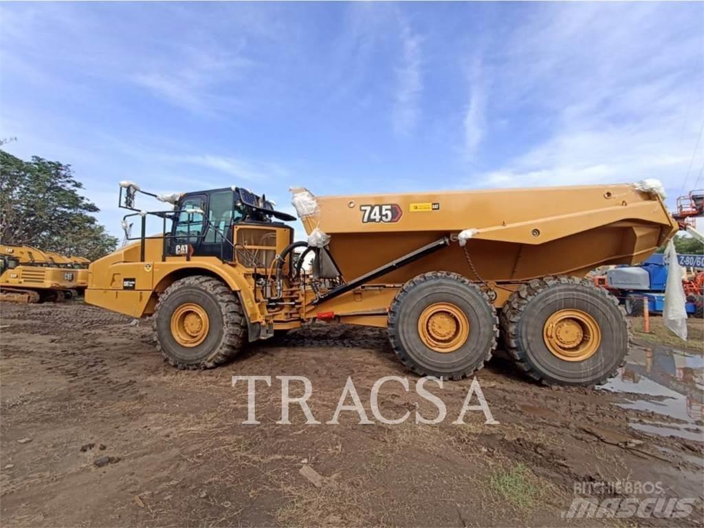 CAT 745 Terrængående lastbiler