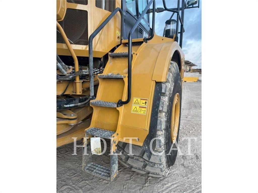 CAT 745 Terrængående lastbiler