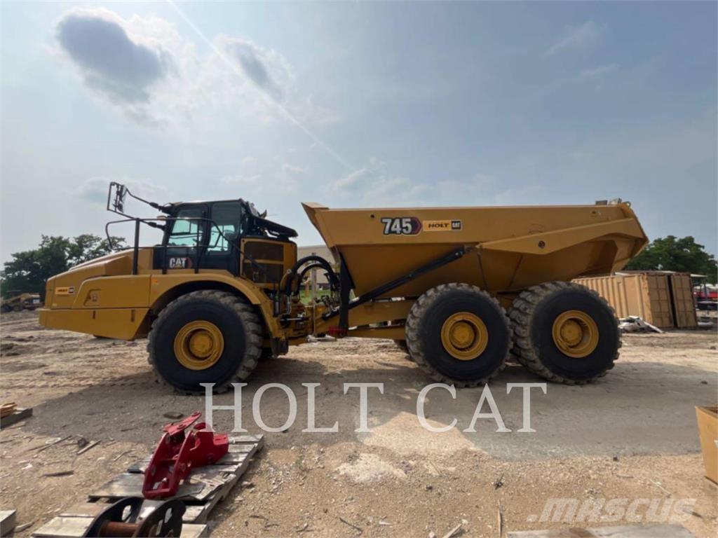 CAT 745 Terrængående lastbiler