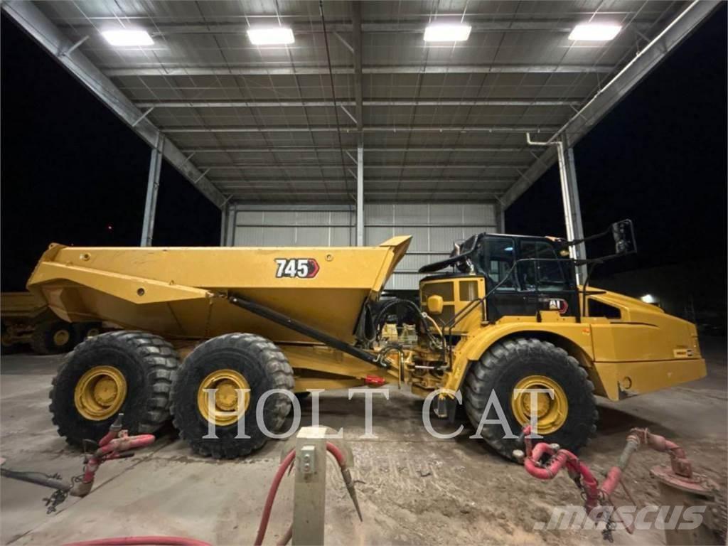 CAT 745 Terrængående lastbiler