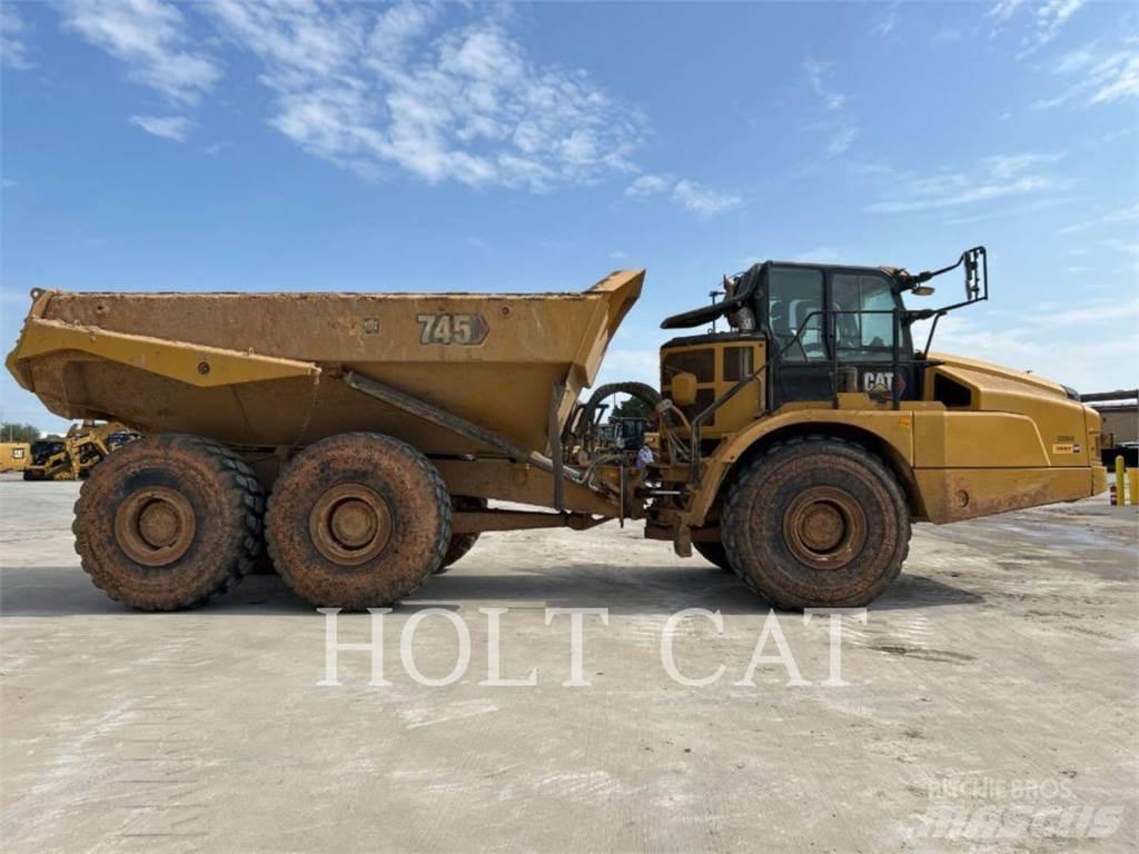 CAT 745 Terrængående lastbiler