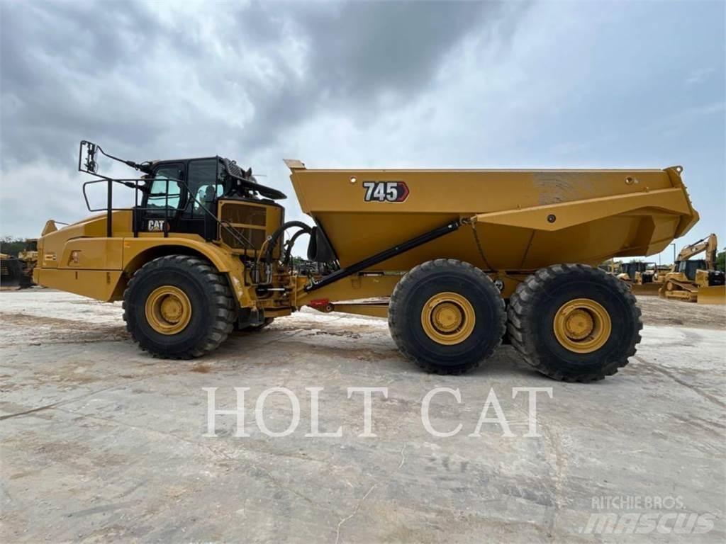 CAT 745 Terrængående lastbiler
