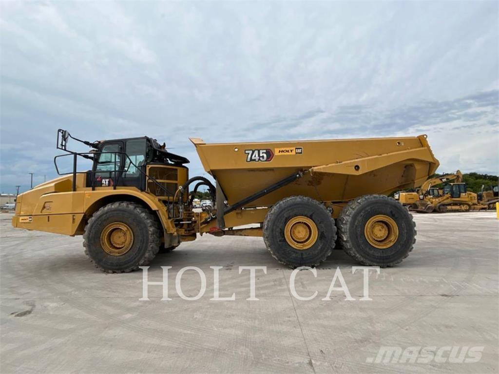CAT 745 Terrængående lastbiler