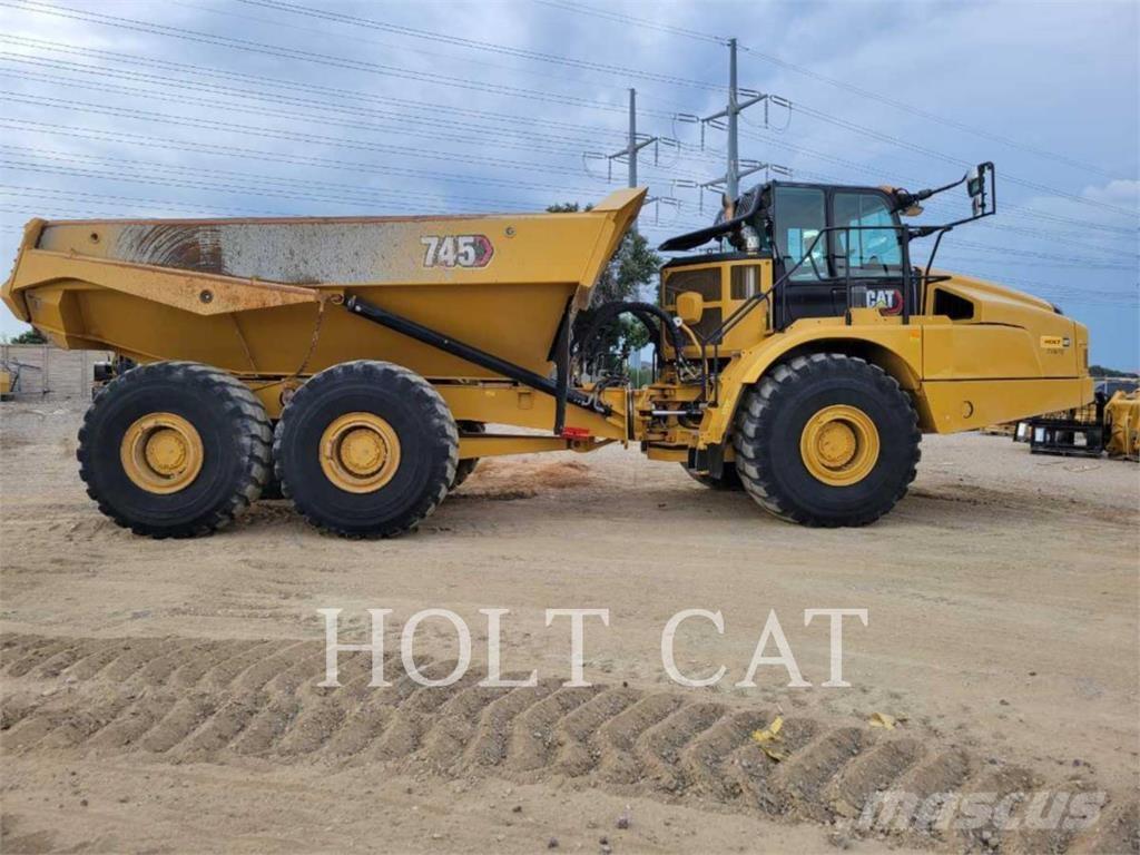 CAT 745 Terrængående lastbiler