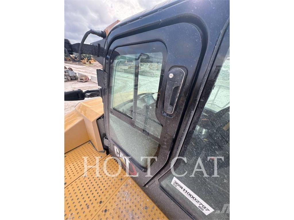 CAT 745 Terrængående lastbiler