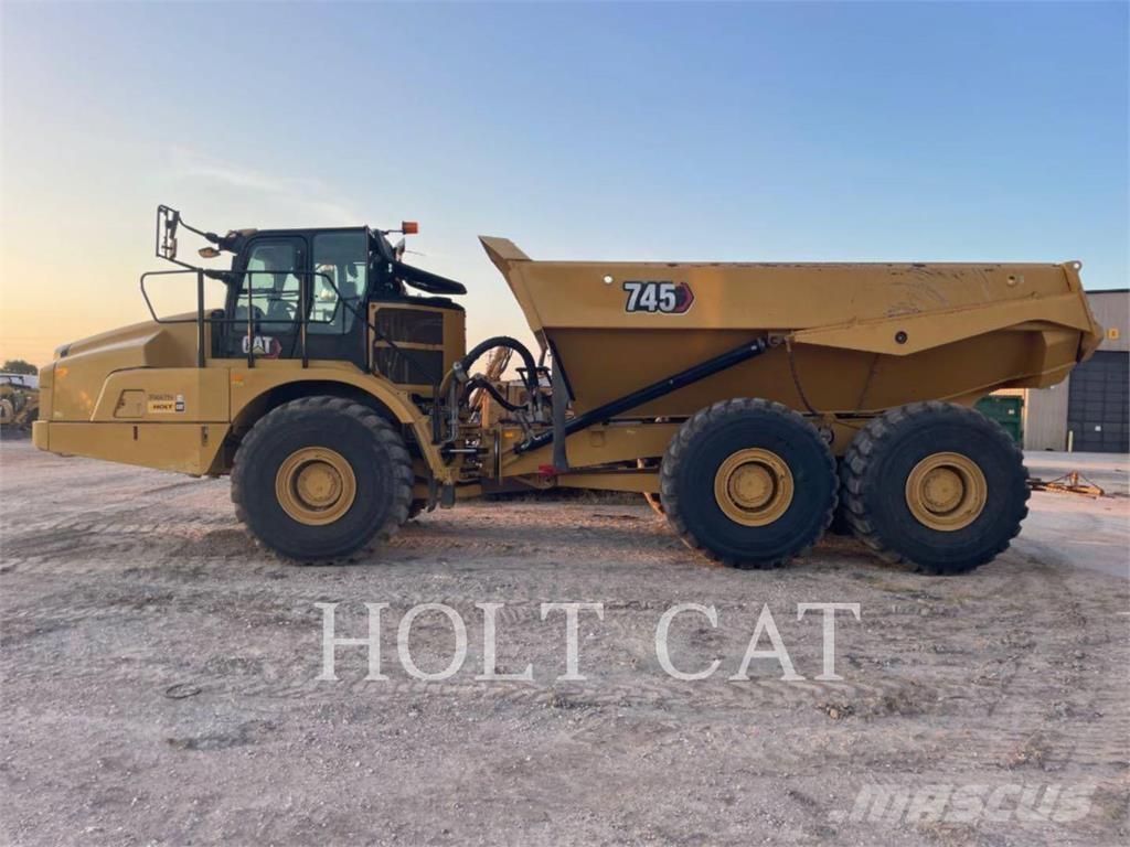 CAT 745 Terrængående lastbiler