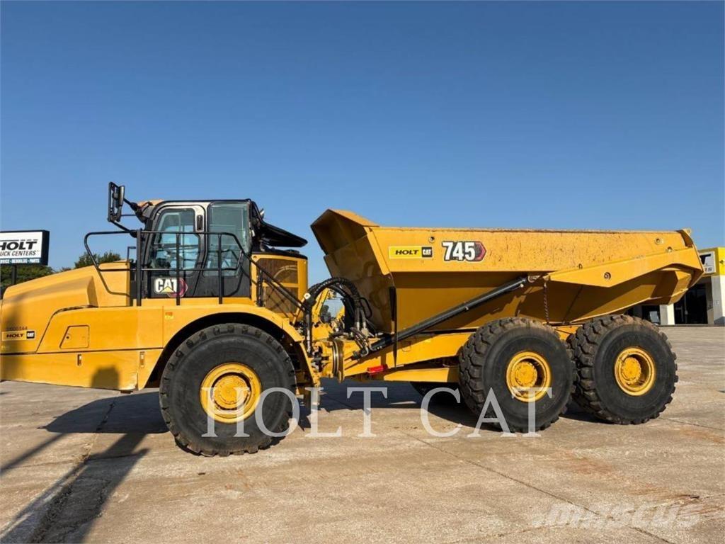 CAT 745 Terrængående lastbiler