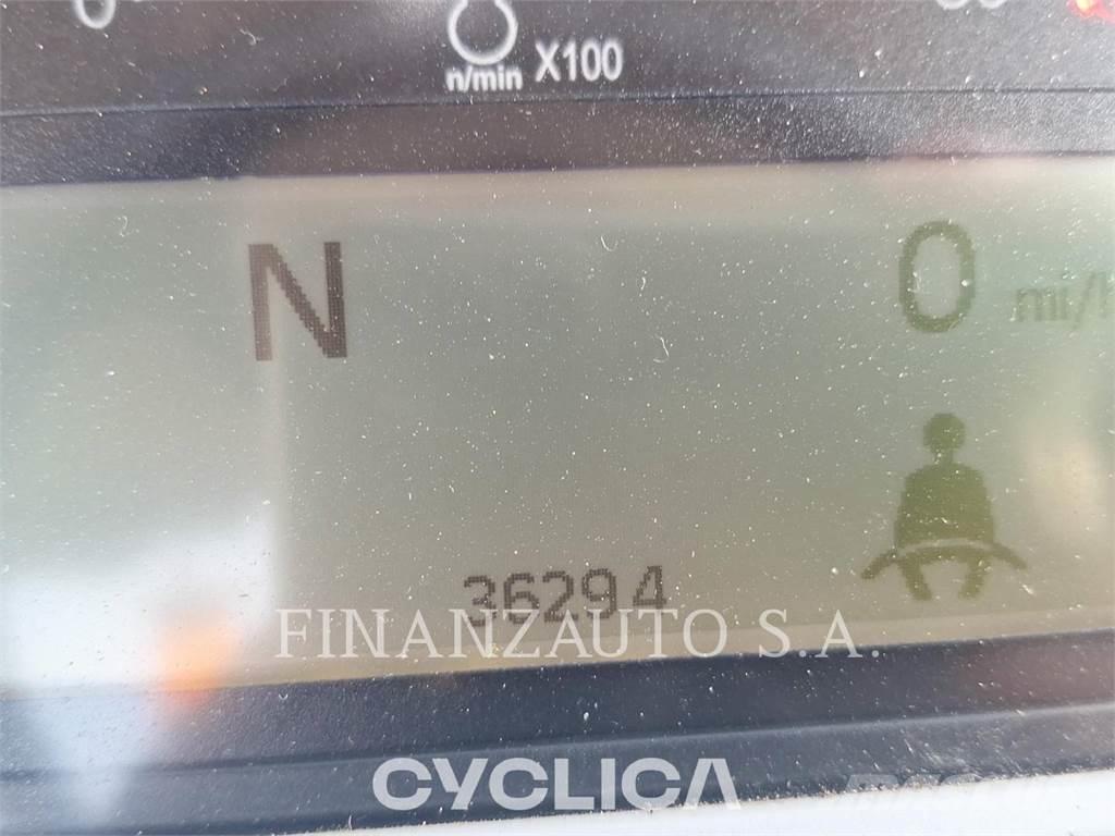CAT 745 Terrængående lastbiler