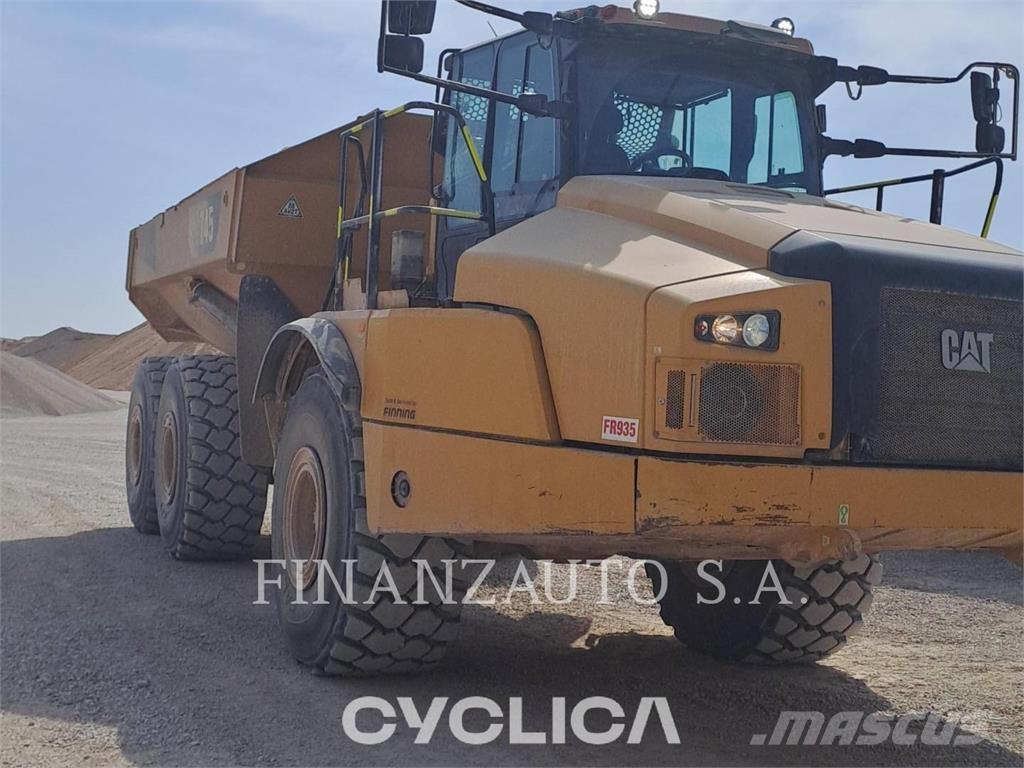CAT 745 Terrængående lastbiler