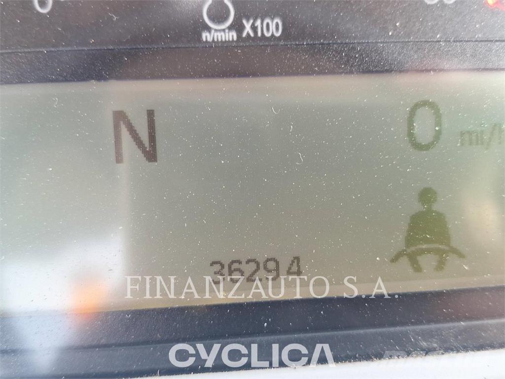 CAT 745 Terrængående lastbiler