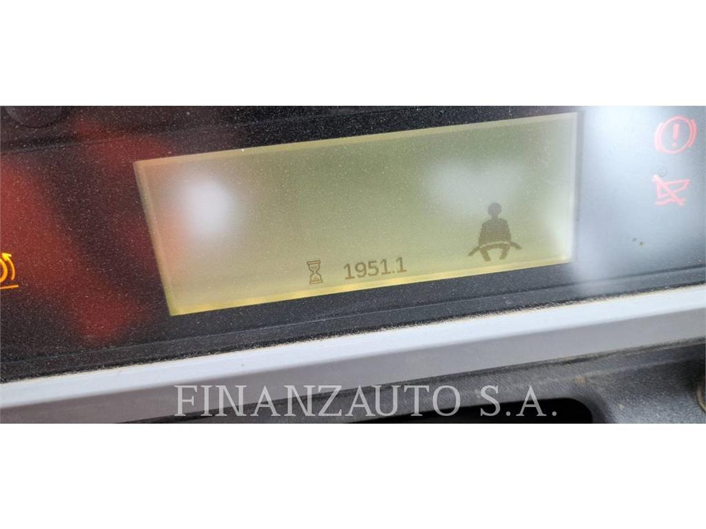 CAT 745 Terrængående lastbiler