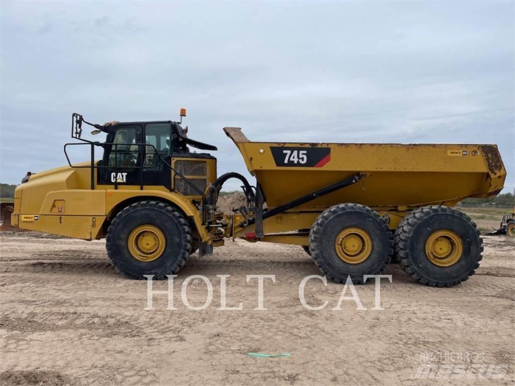 CAT 745 Terrængående lastbiler