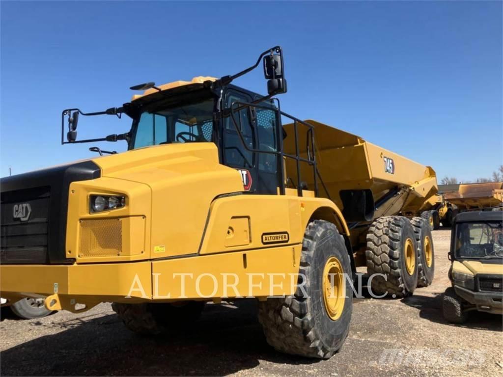 CAT 745-04 Terrængående lastbiler
