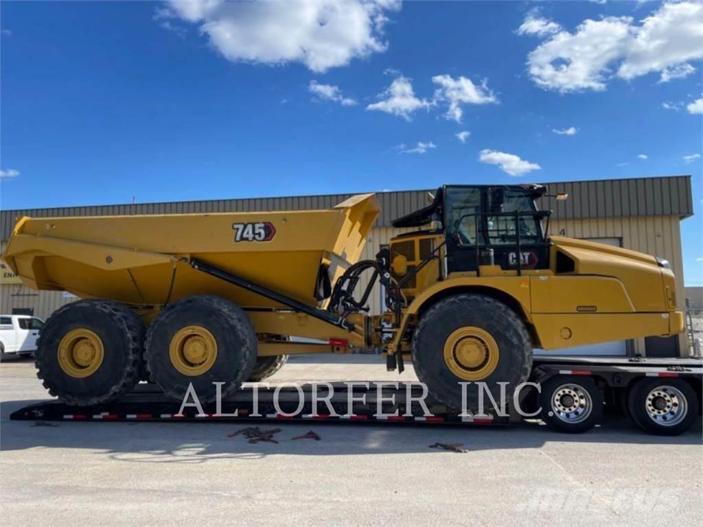 CAT 745-04 Terrængående lastbiler