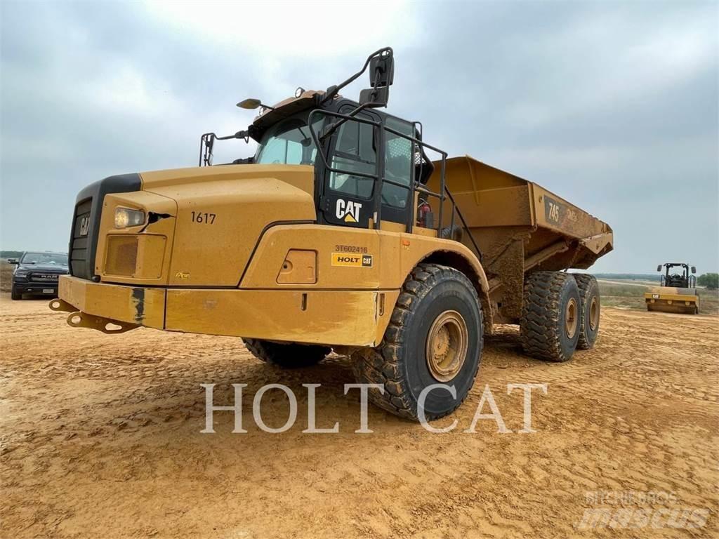CAT 745-04 Terrængående lastbiler