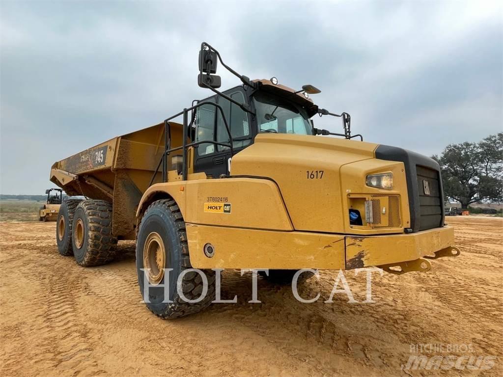 CAT 745-04 Terrængående lastbiler