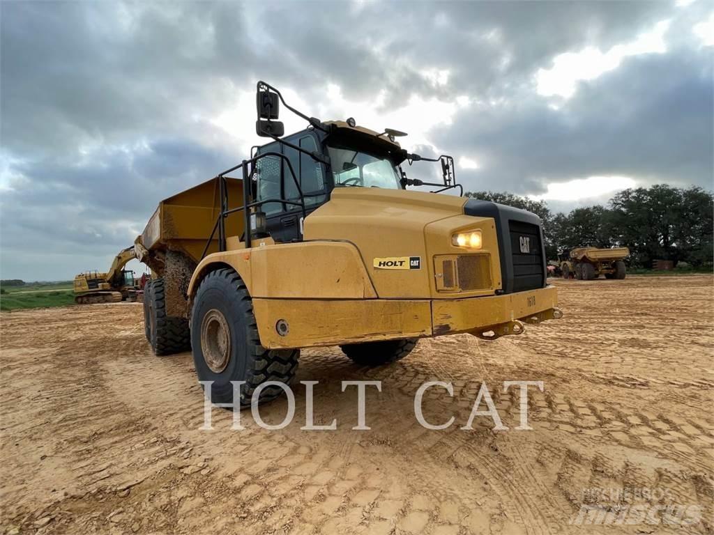 CAT 745-04 Terrængående lastbiler