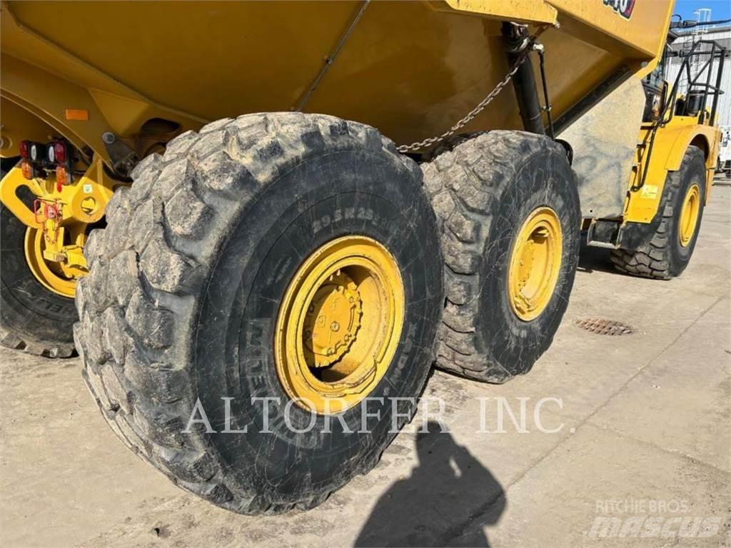 CAT 745-04 Terrængående lastbiler