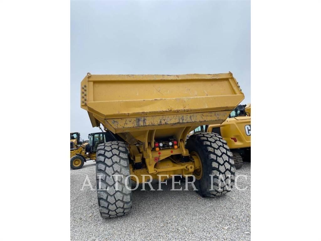 CAT 745-04 Terrængående lastbiler
