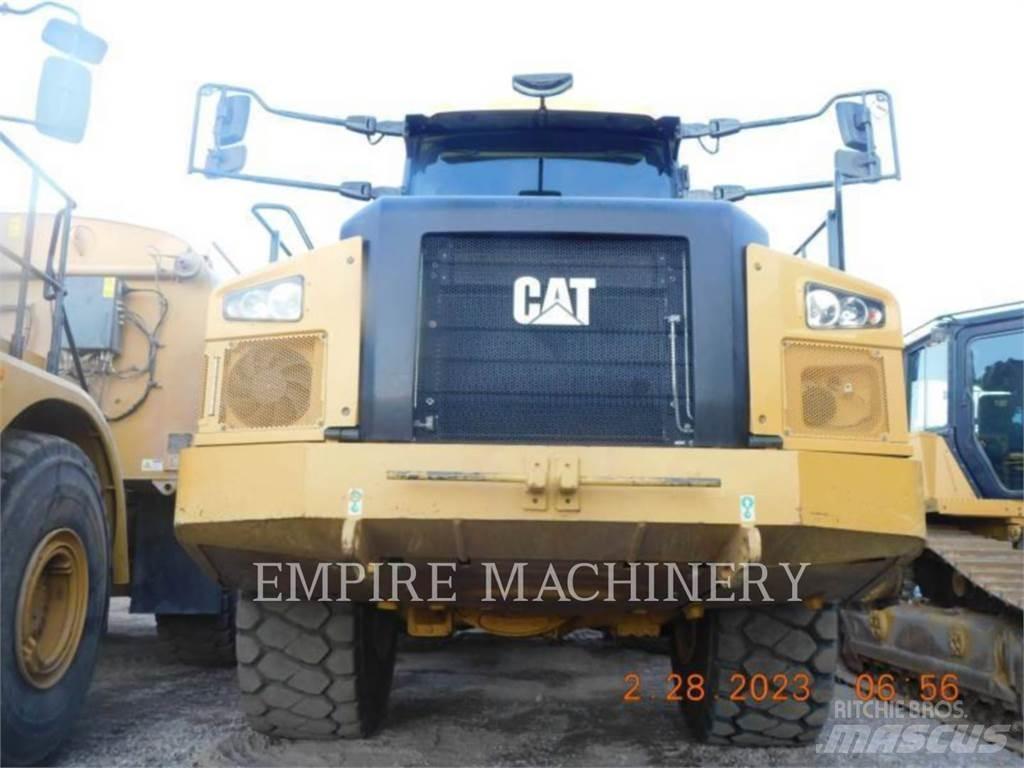 CAT 745-04 Terrængående lastbiler
